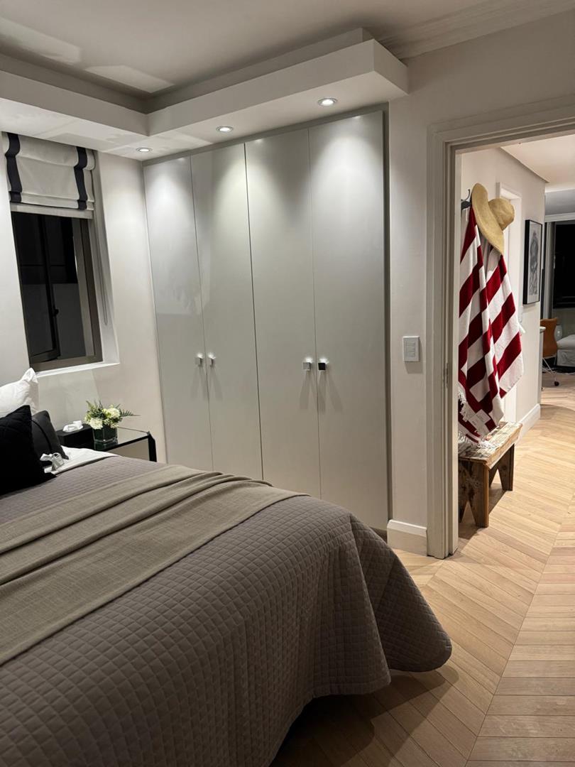 1 Bedroom Property for Sale in Sea Point Western Cape